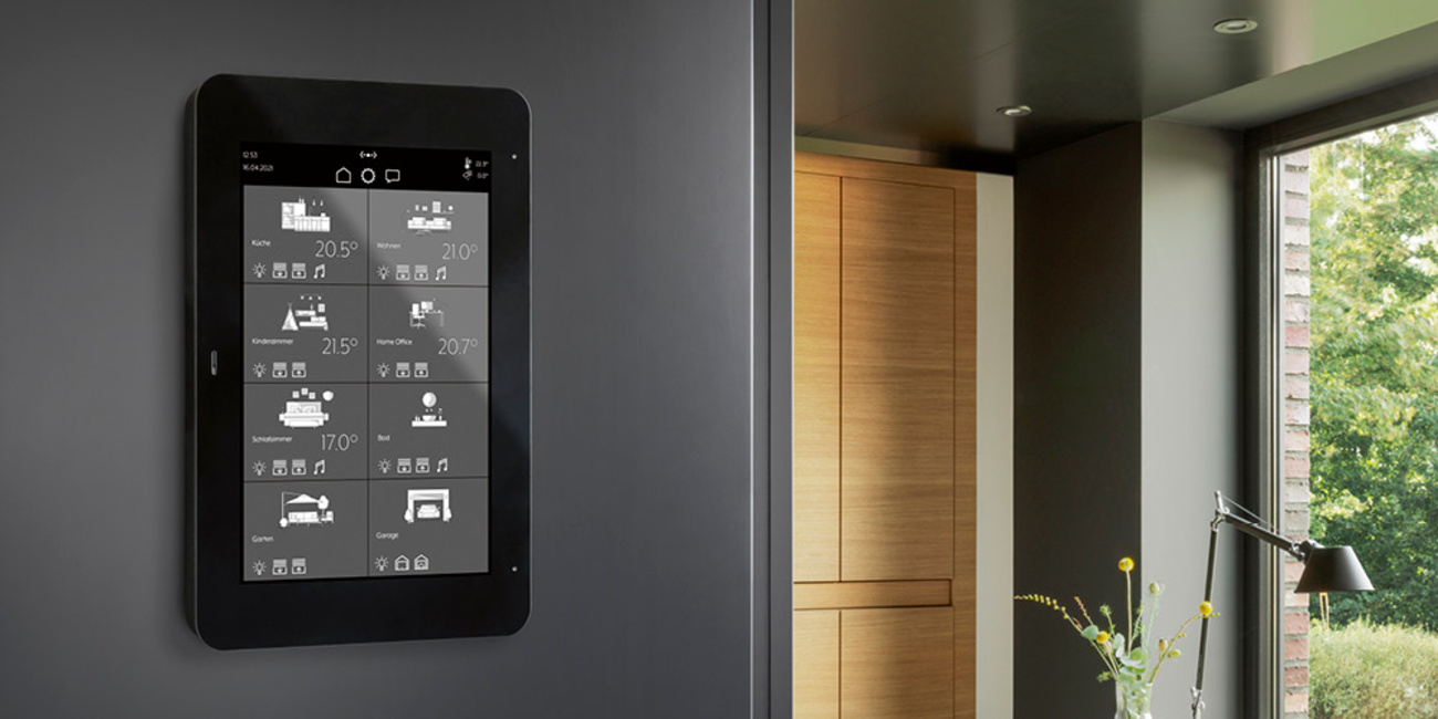 JUNG Smart Panel 8 bei O&M Elektropartner GbR in Waltershausen