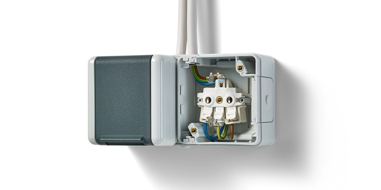 Doppelsteckdose mit Trennsteg bei O&M Elektropartner GbR in Waltershausen